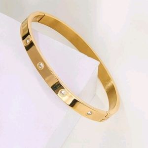 Love Style Bangle Bracelet